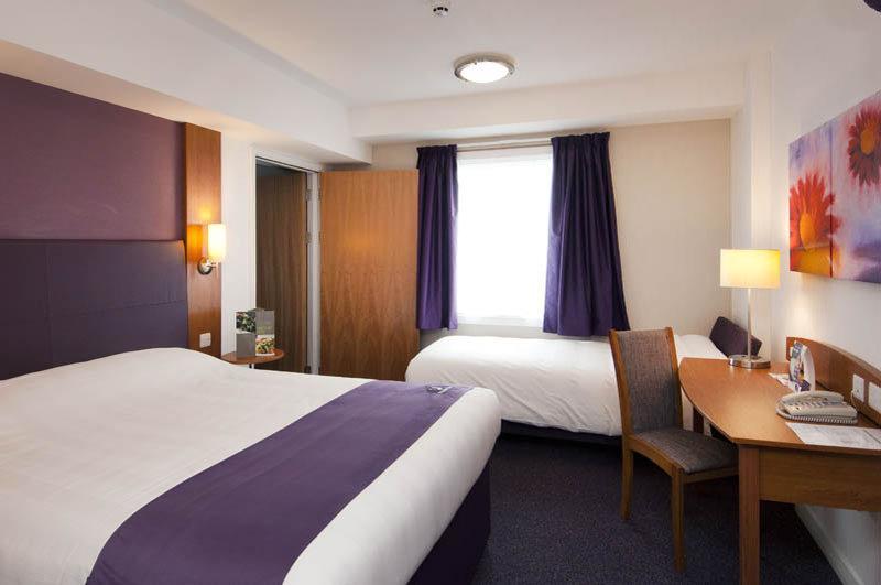 Premier Inn Bristol East Emersons Green Coalpit Heath 외부 사진